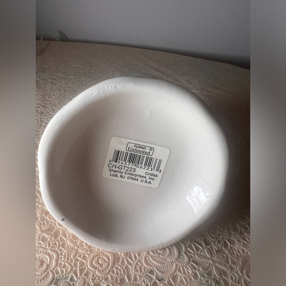 CERAMIC BRIDE & GROOM WEDDING CAKE TOPPER.NEW - Picture 3 of 6